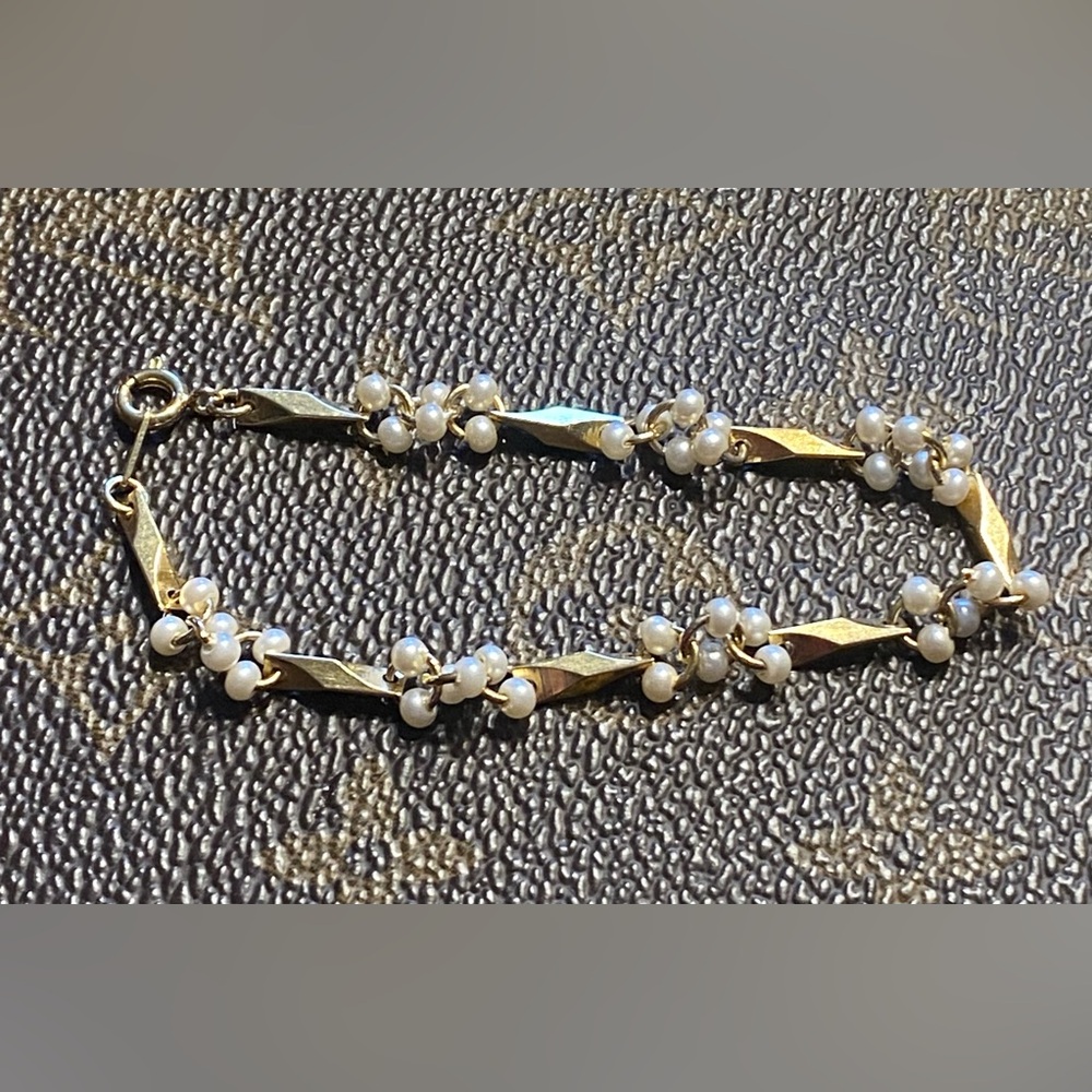 Vintage 70’s Retro Dainty Faux Pearl Cluster Bracelet Bar Link Classic 7 Inch